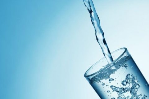 Минимальная суточная доза чистой воды – 1,5 л в сутки