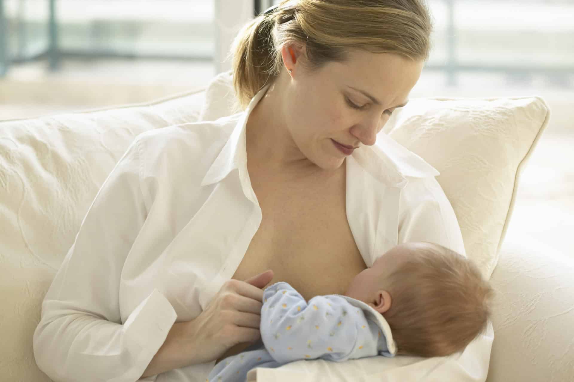 Можно ли кормить ребенка грудью при простуде