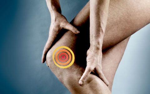 Боль в колене может быть признаком множества заболеваний