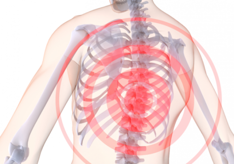 Боль в спине – один из признаков остеохондроза