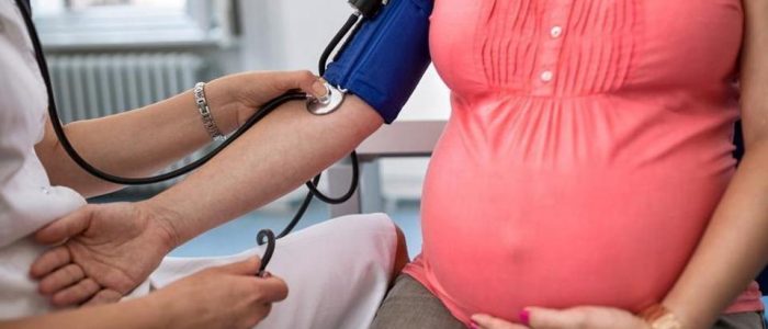 Как сбить давление при беременности?