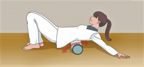 Для уменьшения боли в пояснице, готовьте мышцы ко сну с помощью ортопедического валика