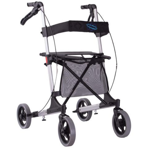 Наиболее удачный вариант ходунков для взрослых – это модель на 4-х колесиках. Ей очень легко управлять.