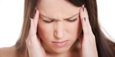 Непроходящая головная боль - частый симптом остеохондроза