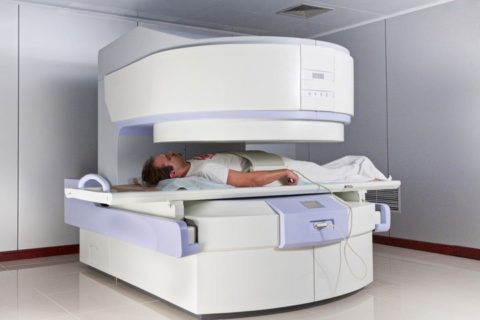 Открытый томограф – магнитный элемент располагается над исследуемой областью