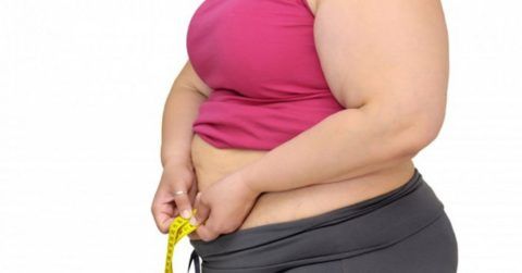 При наличии избыточного веса больному придется соблюдать достаточно строгую диету.