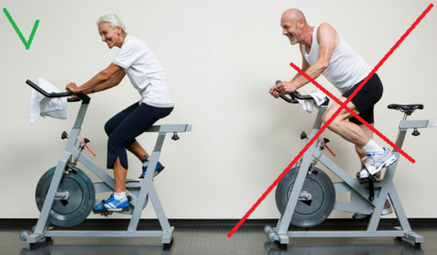 При остеоартрозе крутите педали сидя, нагрузка не должна вызывать дискомфорт