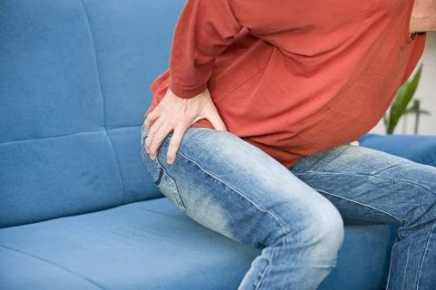 Тупая боль после длительного сидения – один из признаков коксартроза