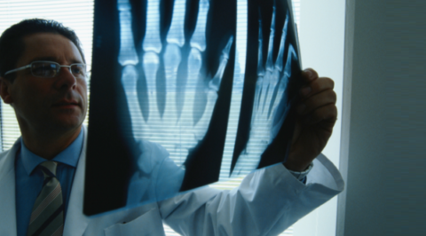 Уточнить вид полученного повреждения может только рентген