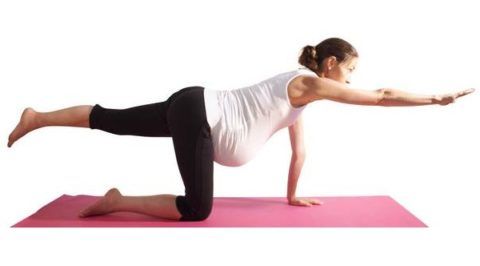 Выполнение упражнений для укрепления спинных мышц.